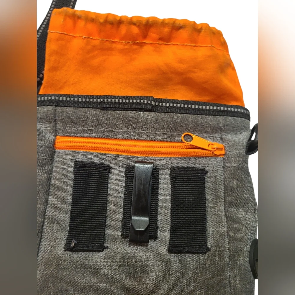 AMZNova Dog‎ Treat Bag Many Pockets Wear 5 Ways
